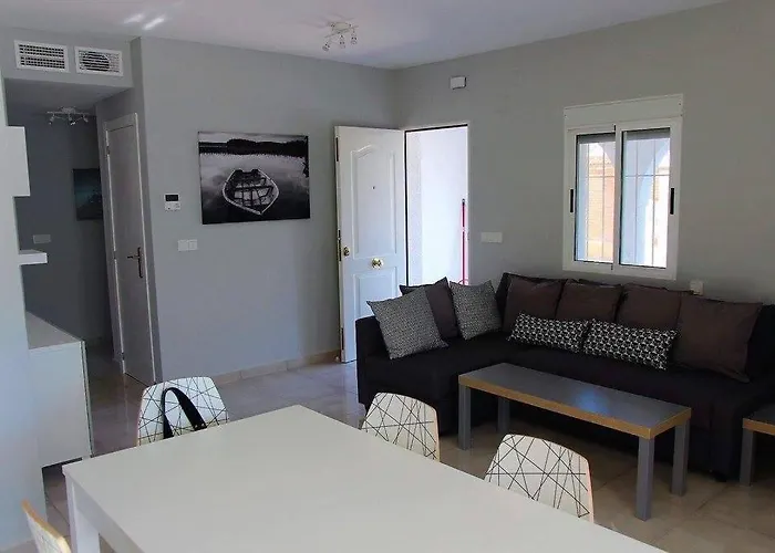 Avec Piscine Privee تورّيفيِخا